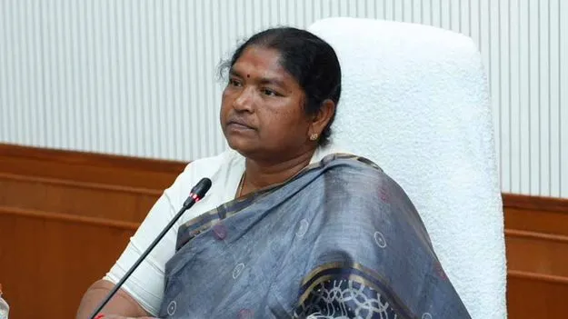 గ్రామసభల నిర్ణయాలకు ప్రాధాన్యం.. వీబీ–జీ రామ్ జీ అమలుపై సీతక్క సమీక్ష